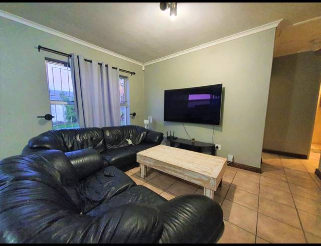 3 BEDROOM HOUSE FOR SALE IN GLENWOOD
